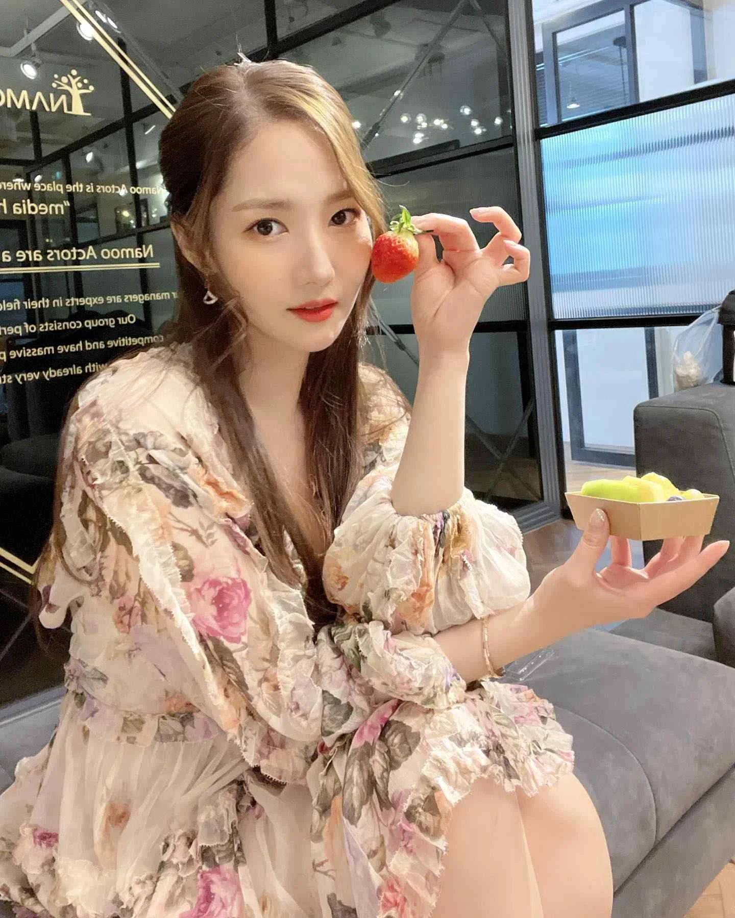 Park Min Young - park-min-young-sexy-33.webp